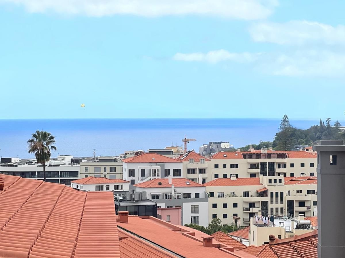 Madeira Breeze Apartment ฟุงชาล ภายนอก รูปภาพ