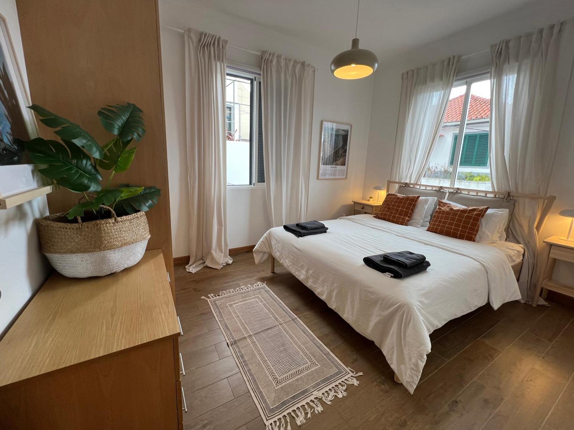 Madeira Breeze Apartment ฟุงชาล ภายนอก รูปภาพ